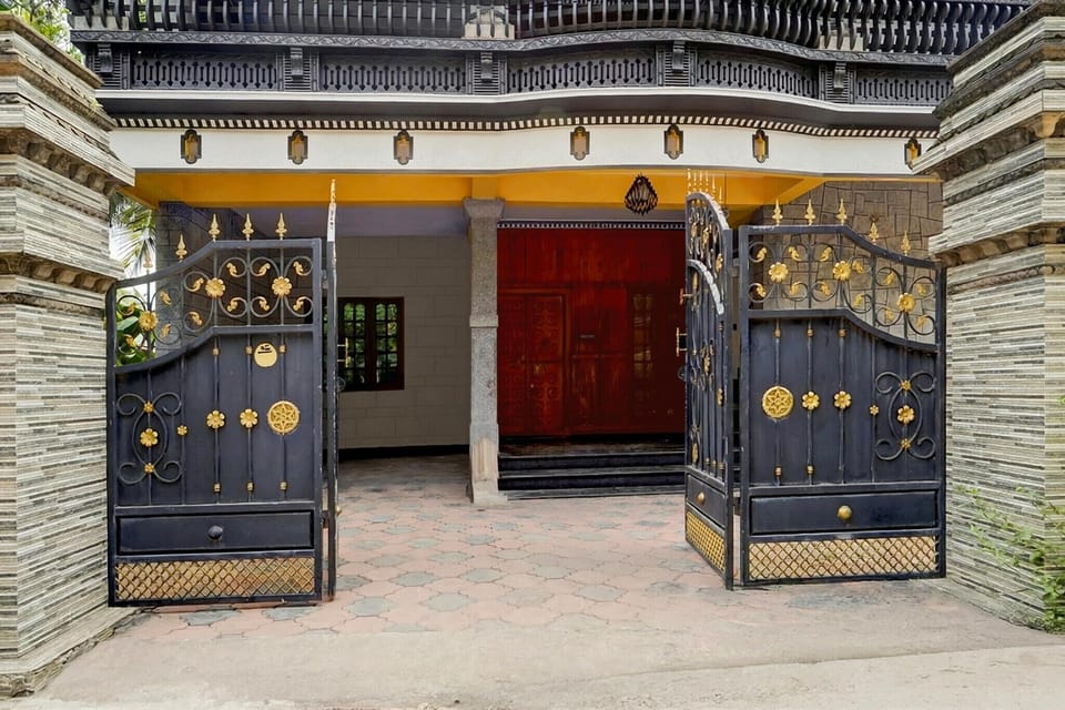 Entrance / Reception