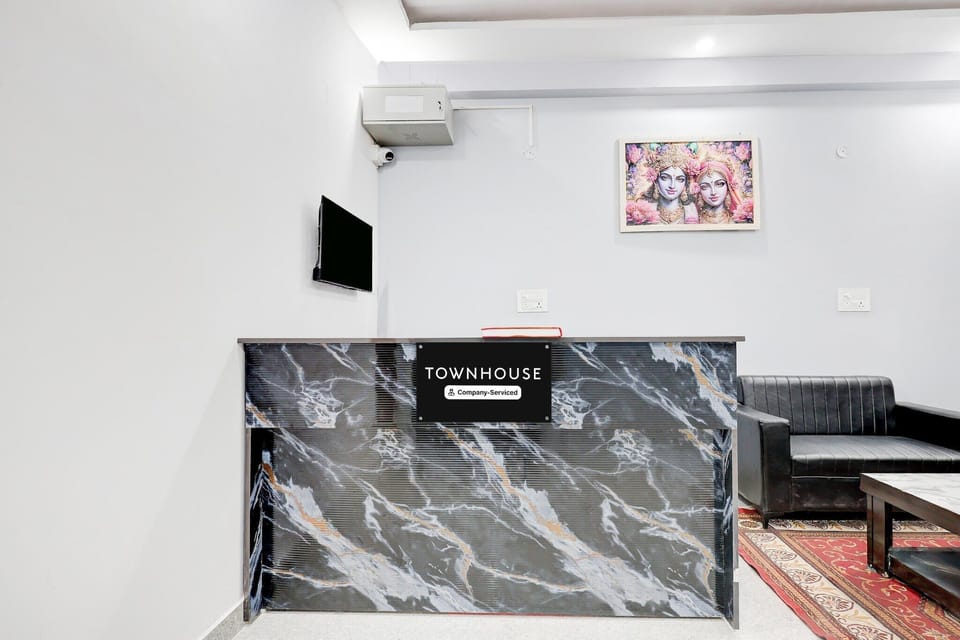 Entrance / Reception