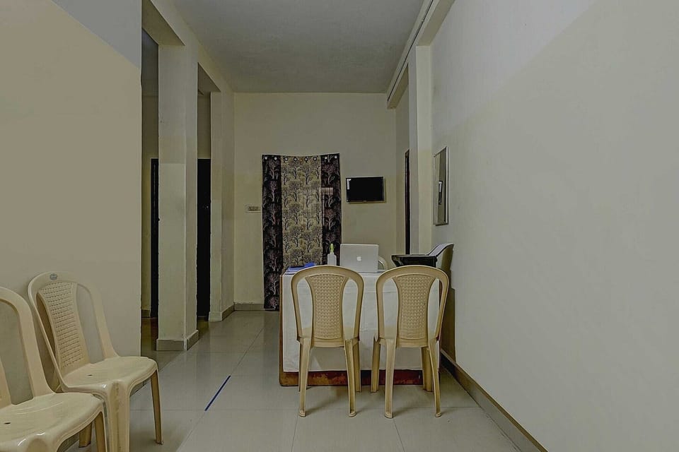 Entrance / Reception