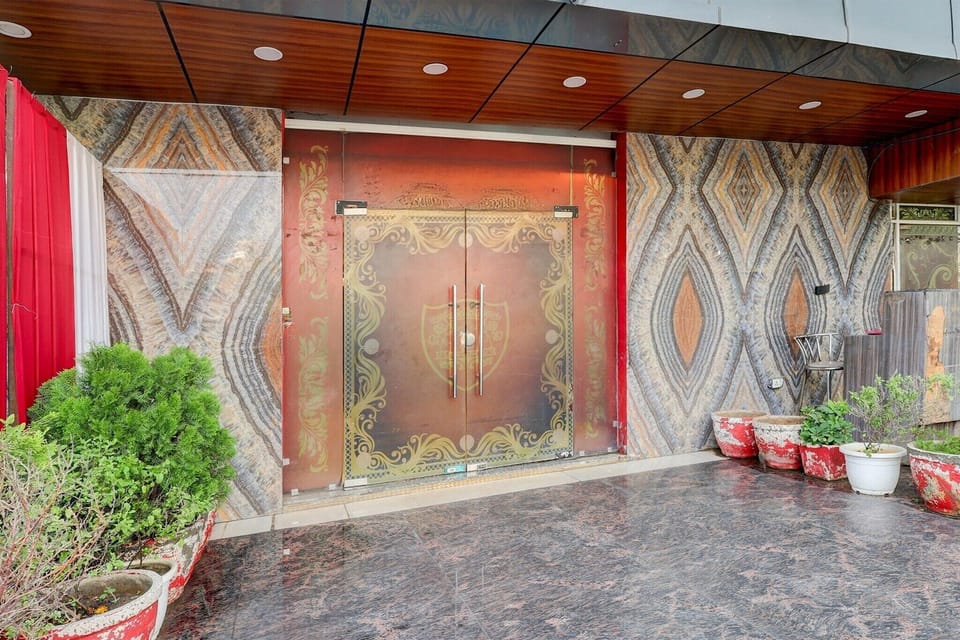 Entrance / Reception