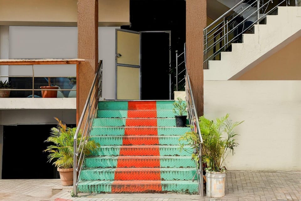 Entrance / Reception