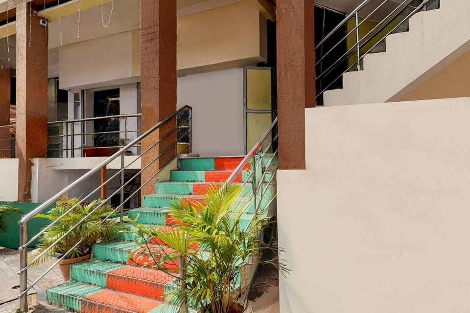 Entrance / Reception