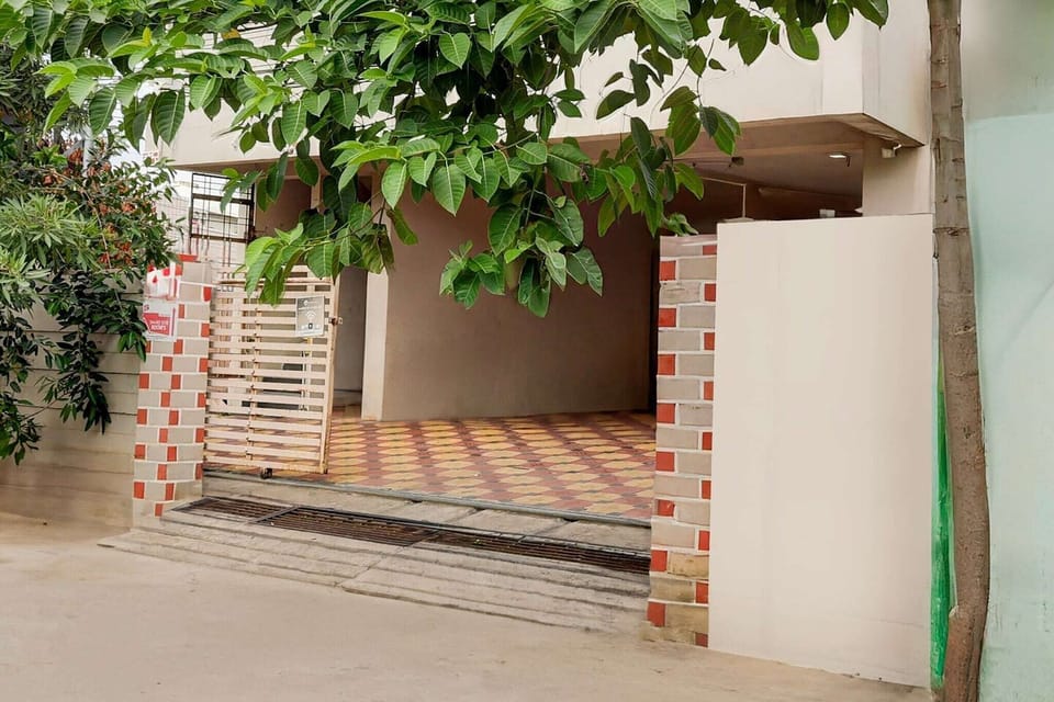 Entrance / Reception
