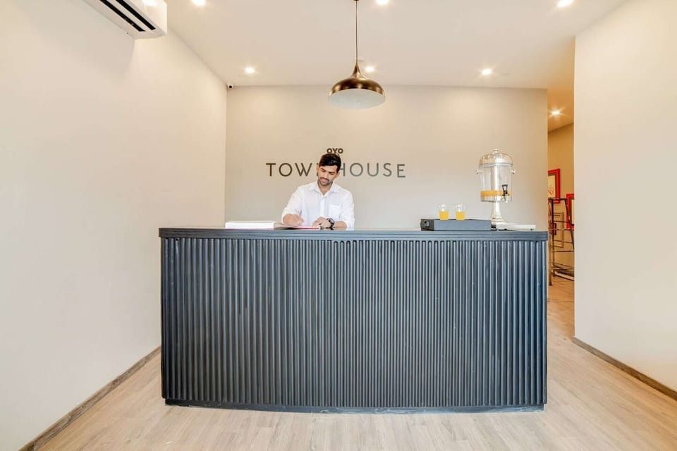 Entrance / Reception