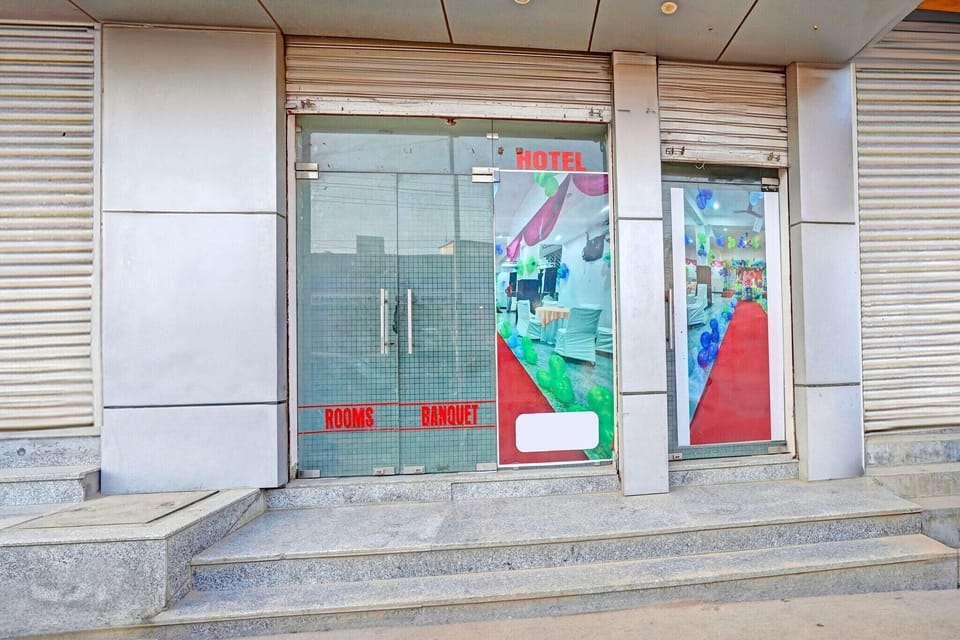 Entrance / Reception