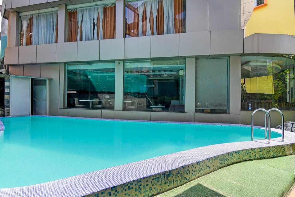 Holiday Home Swimming Pool