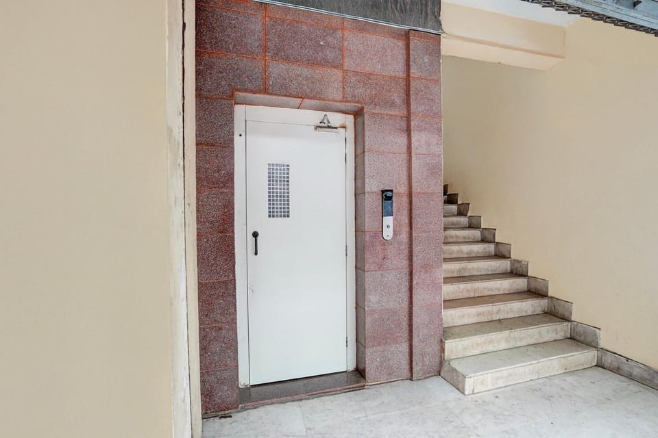 Entrance / Reception