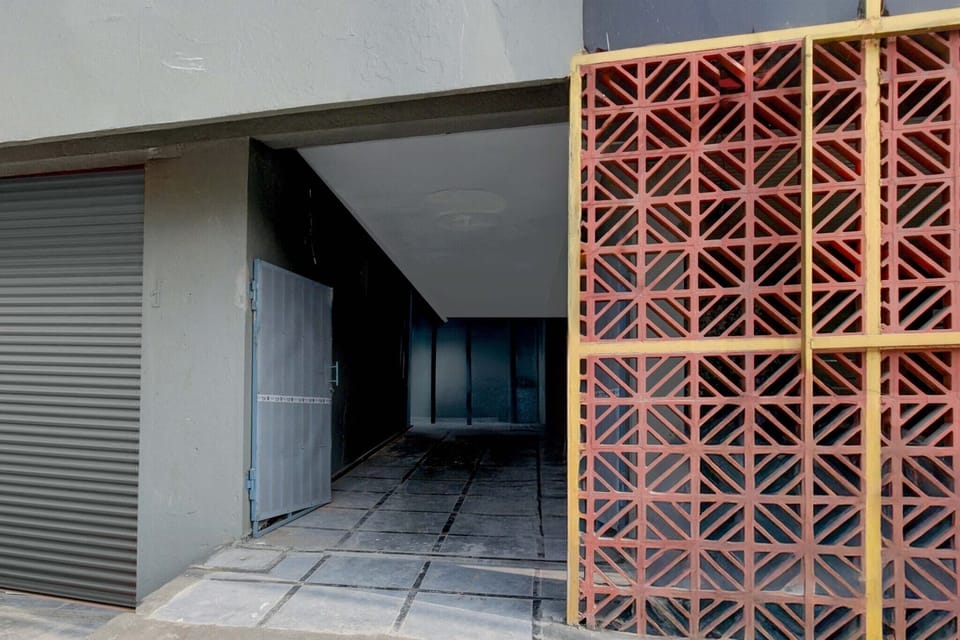 Entrance / Reception