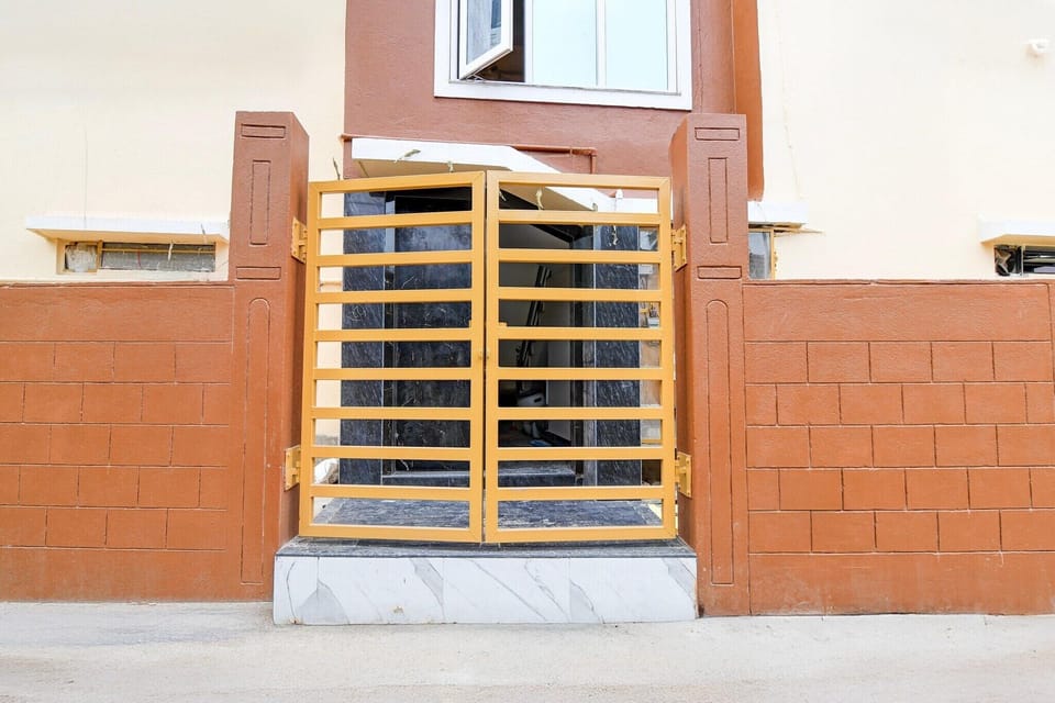 Entrance / Reception
