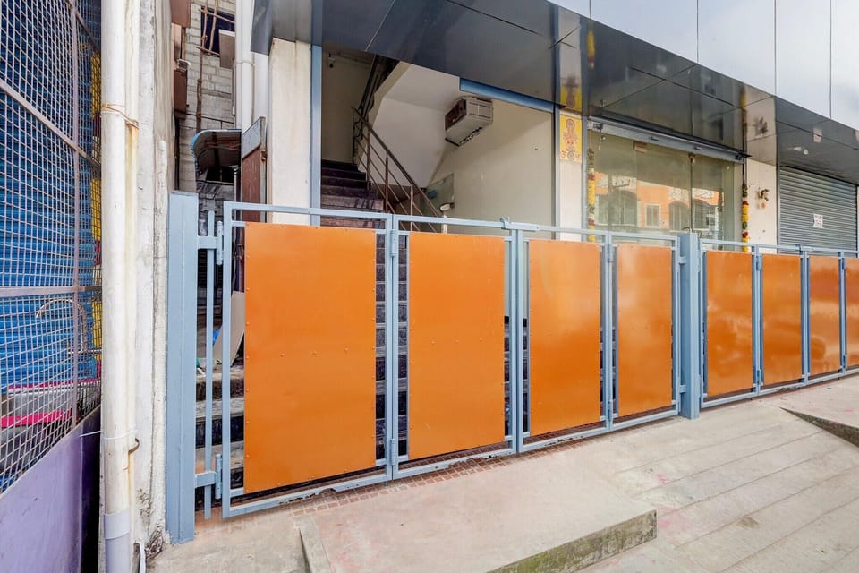 Entrance / Reception