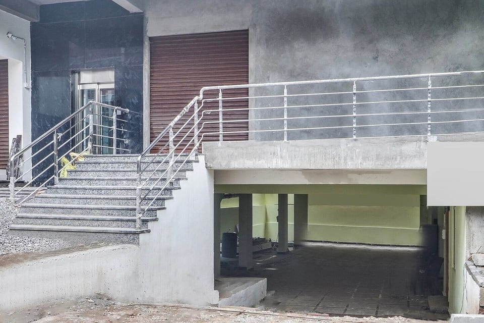 Entrance / Reception