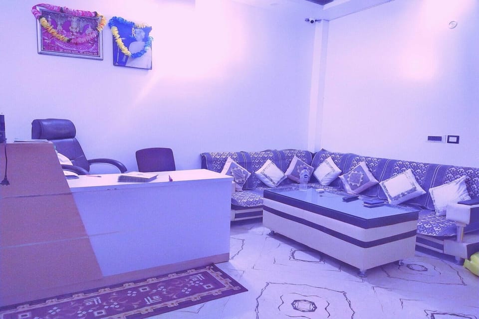 Entrance / Reception