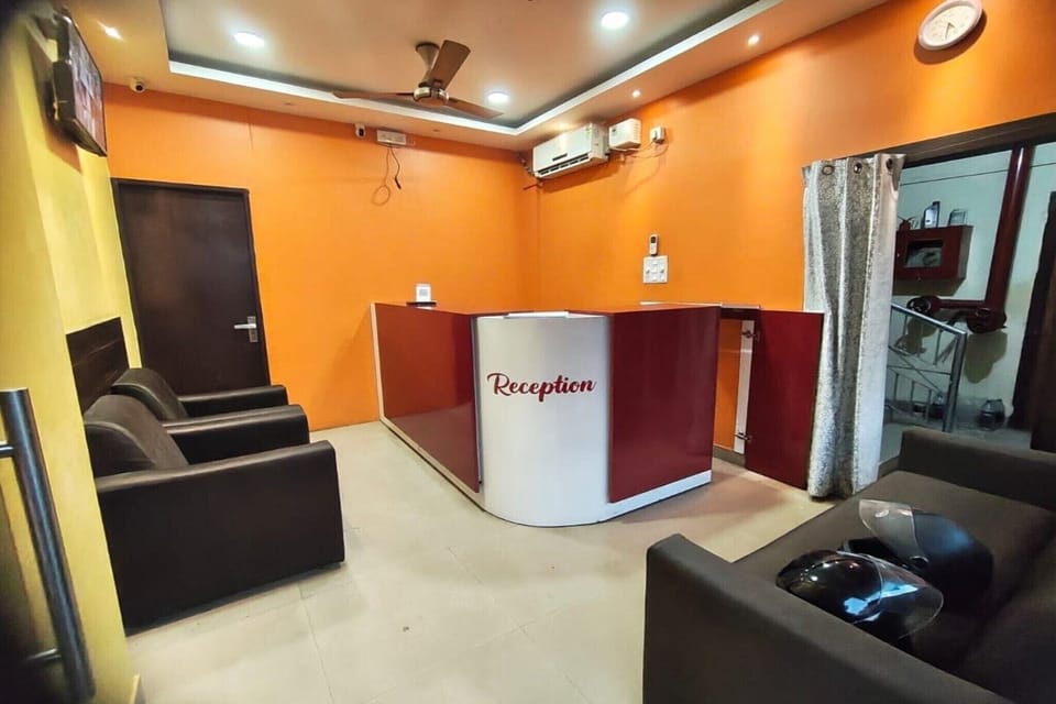 Entrance / Reception