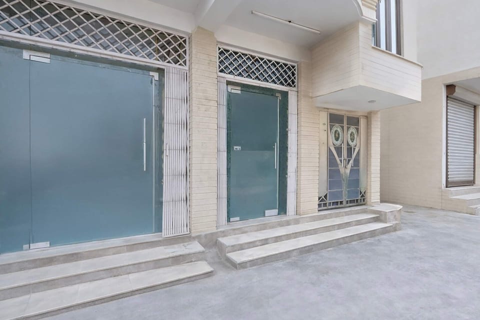 Entrance / Reception