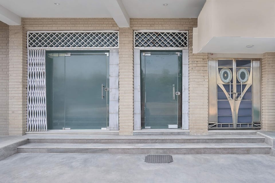 Entrance / Reception