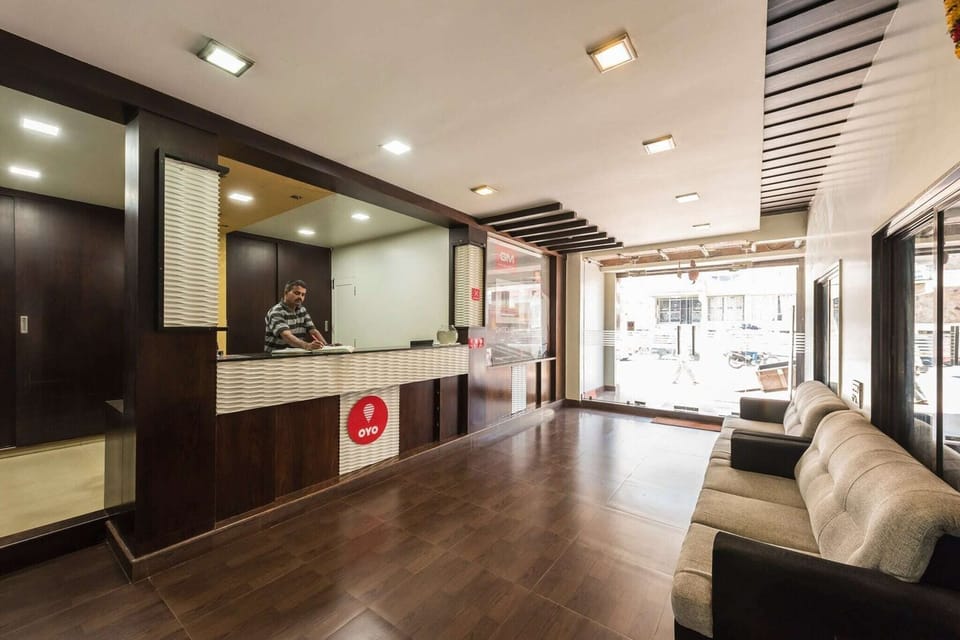 Entrance / Reception