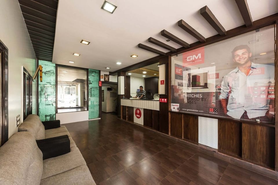 Entrance / Reception