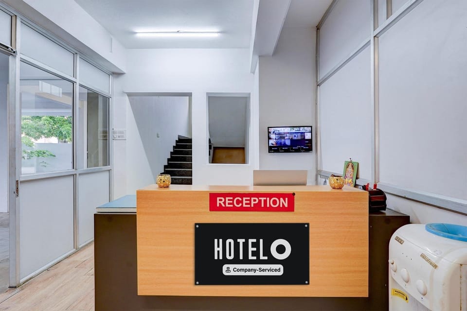Entrance / Reception