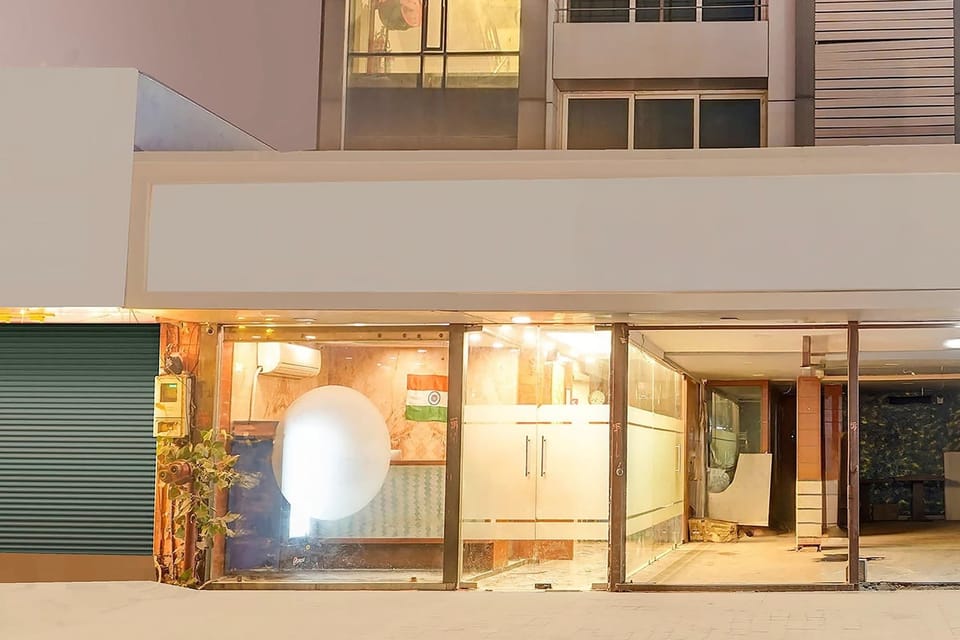 Entrance / Reception