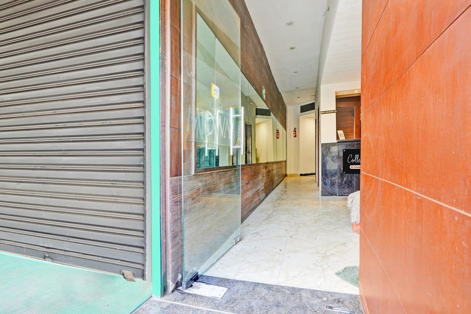 Entrance / Reception