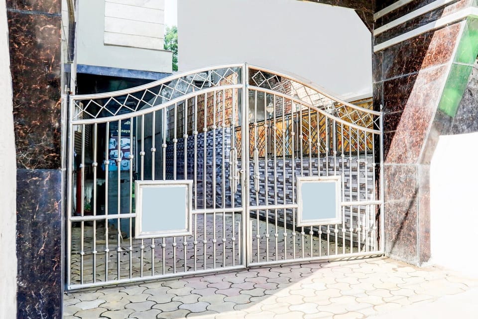Entrance / Reception