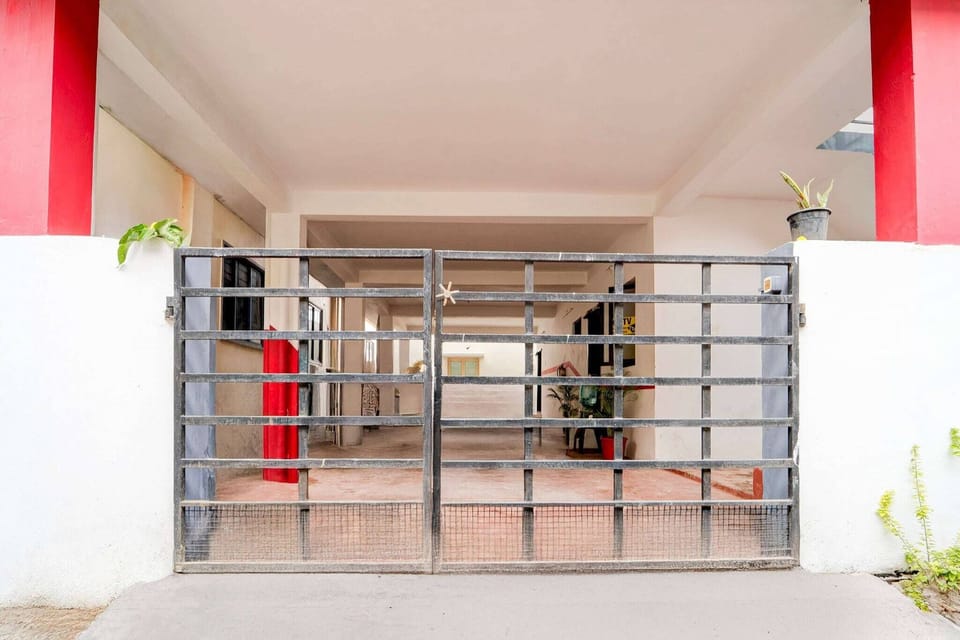 Entrance / Reception