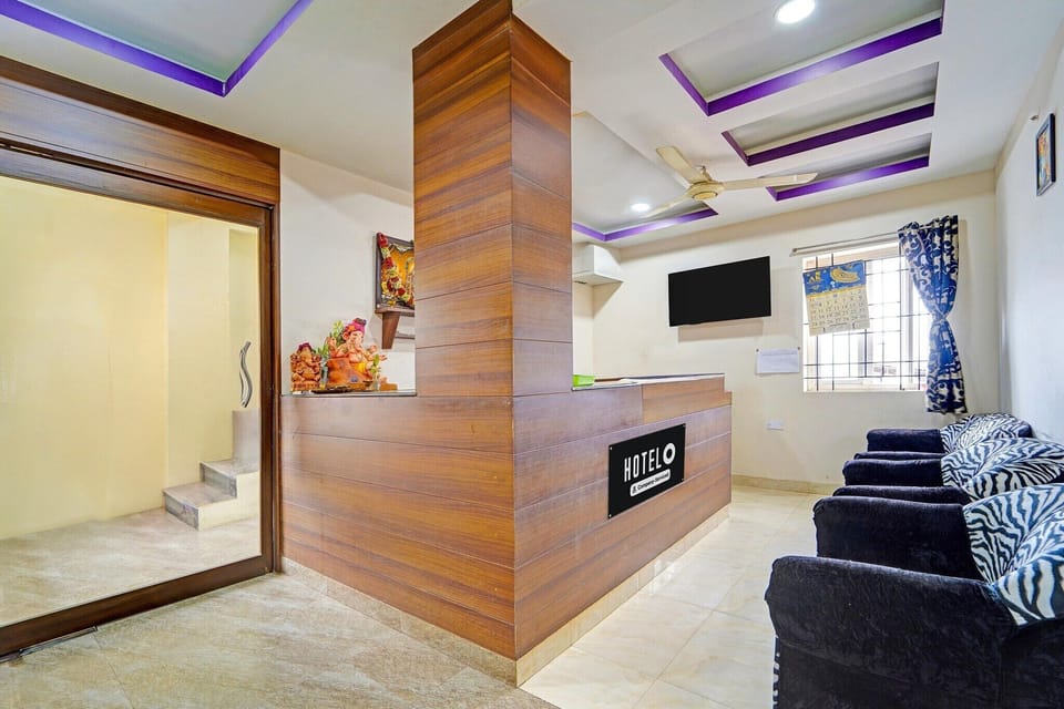 Entrance / Reception