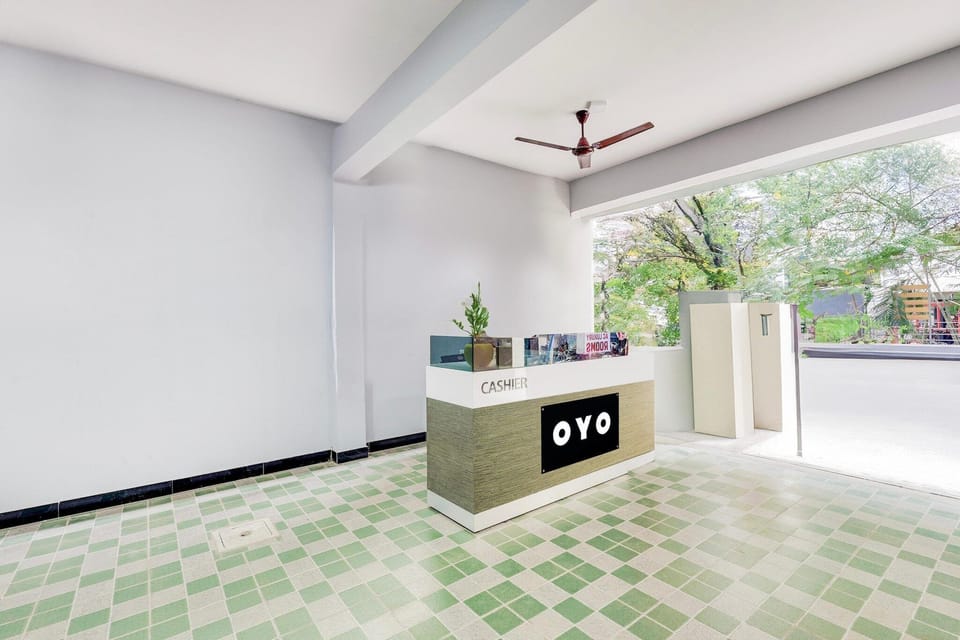 Entrance / Reception