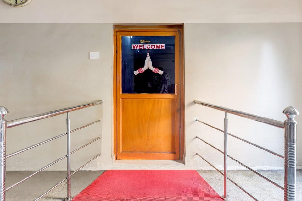 Entrance / Reception