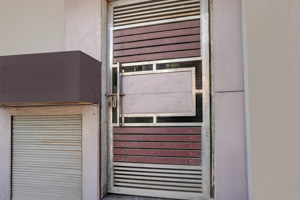 Entrance / Reception
