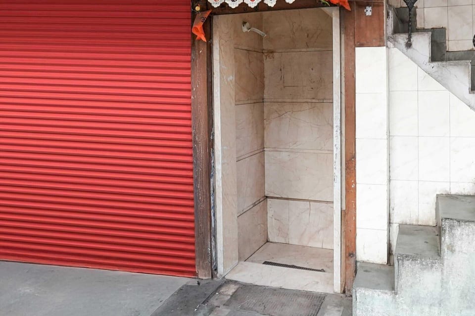 Entrance / Reception