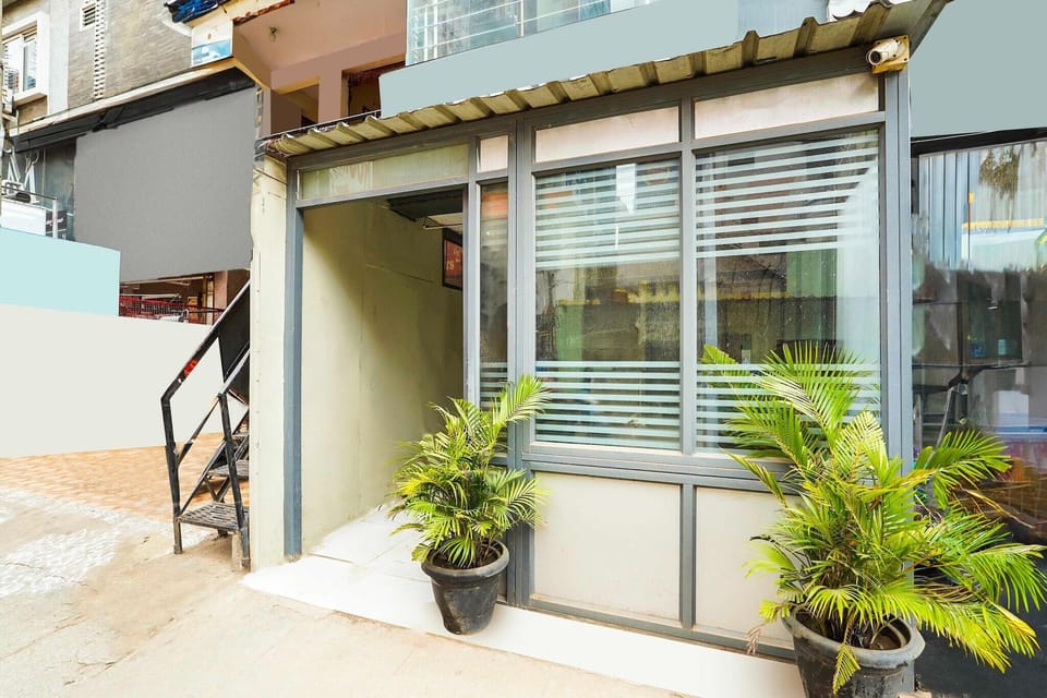 Entrance / Reception