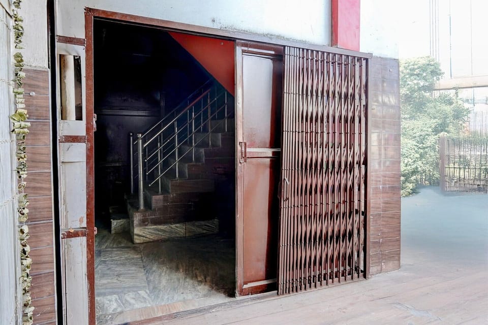 Entrance / Reception
