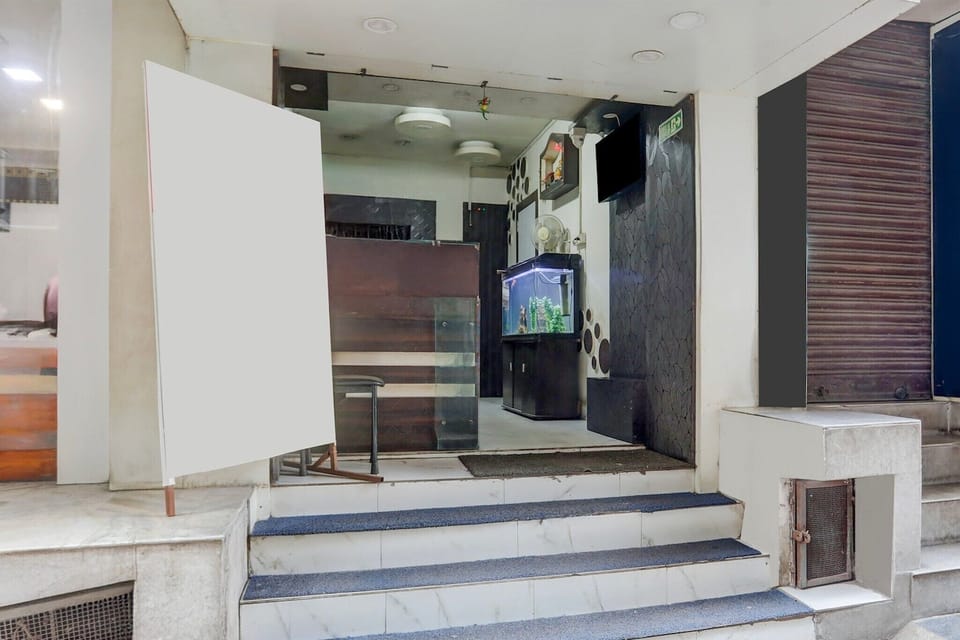 Entrance / Reception