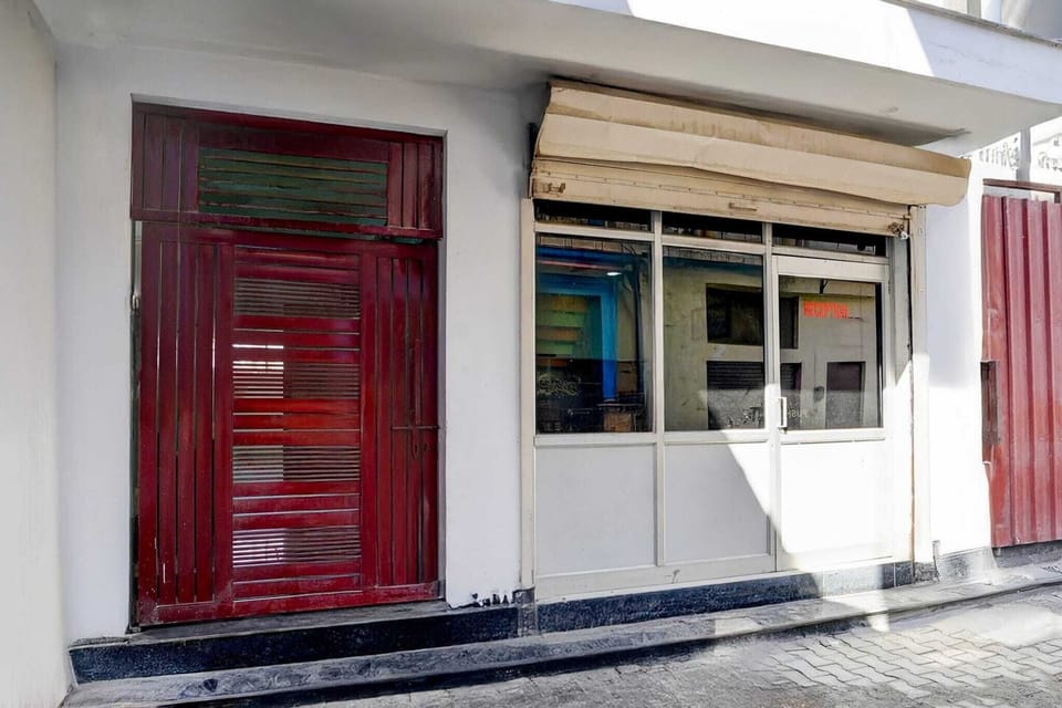 Entrance / Reception