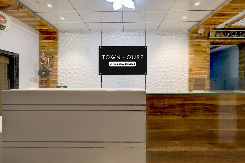 Entrance / Reception