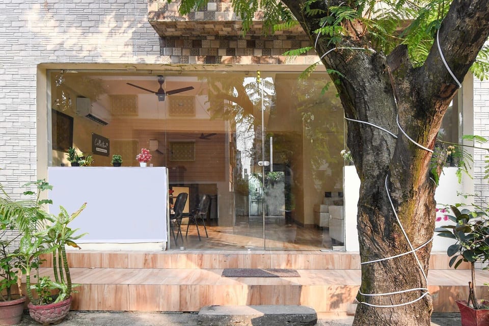 Entrance / Reception