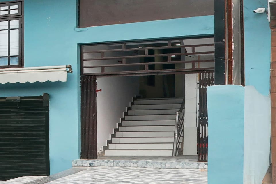 Entrance / Reception
