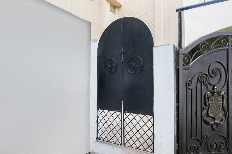 Entrance / Reception