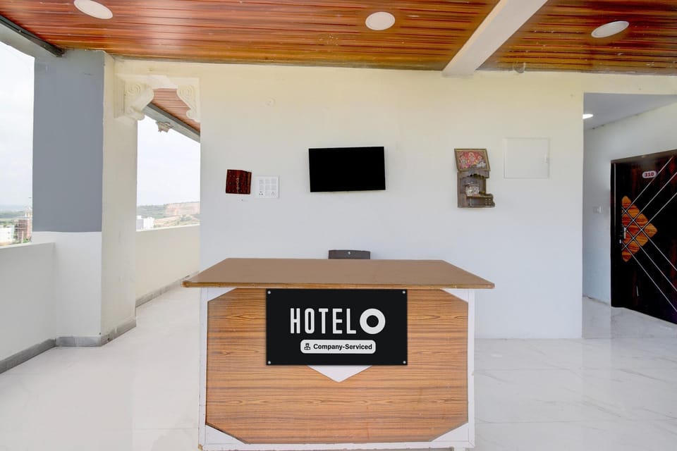 Entrance / Reception