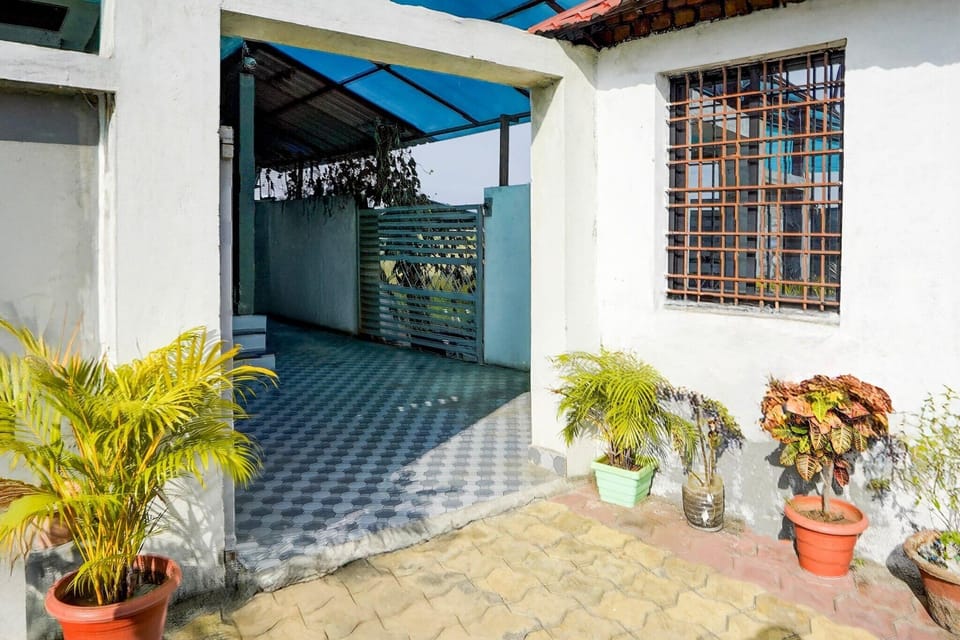 Entrance / Reception