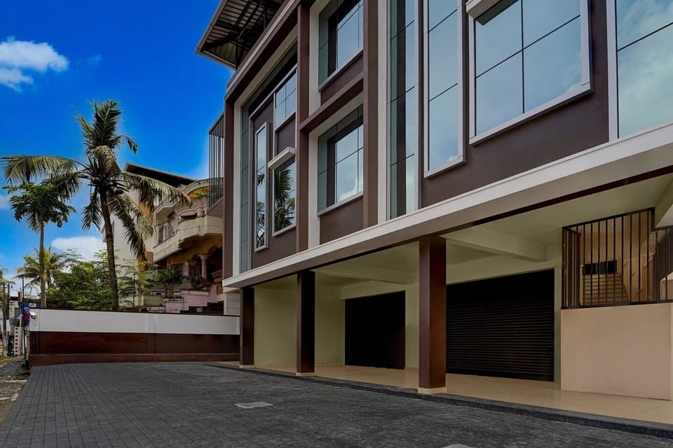 Entrance / Reception