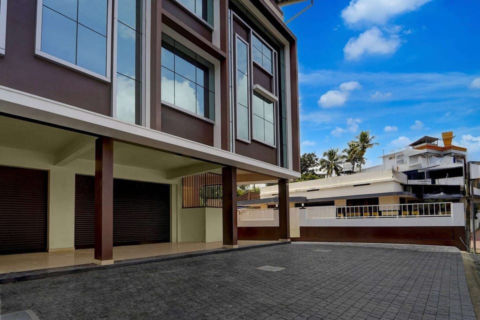 Entrance / Reception