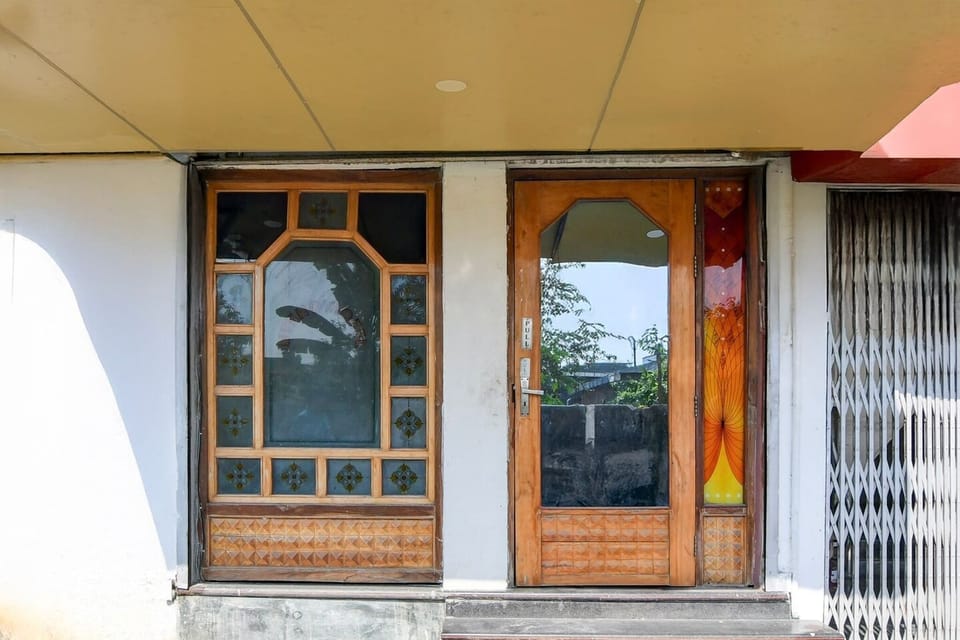 Entrance / Reception