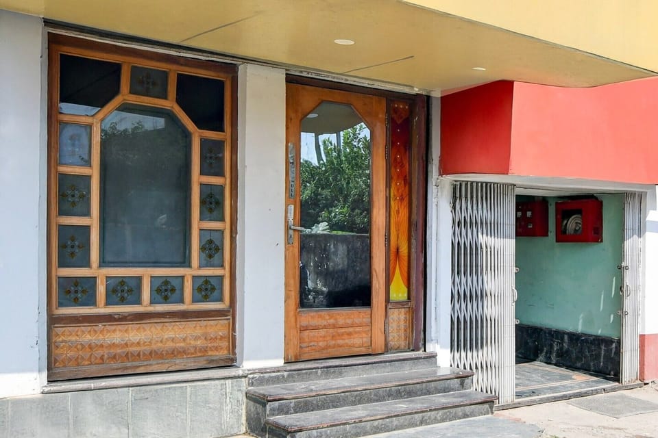 Entrance / Reception