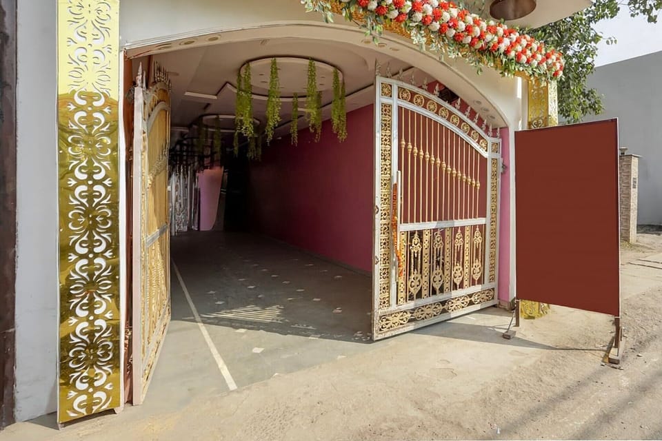 Entrance / Reception