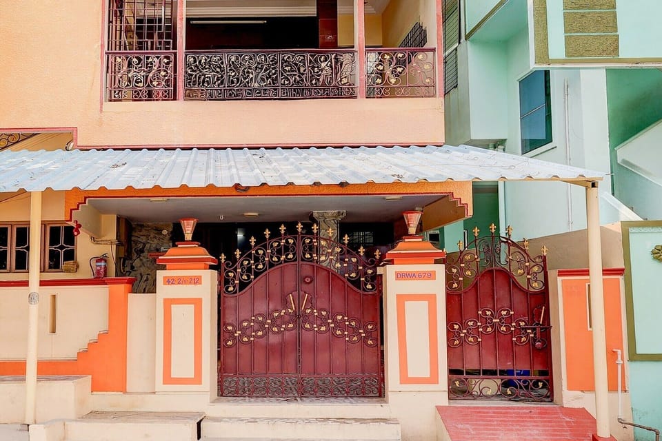 Entrance / Reception