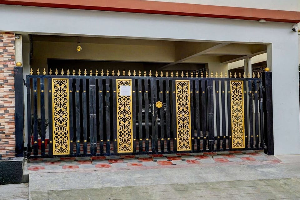 Entrance / Reception