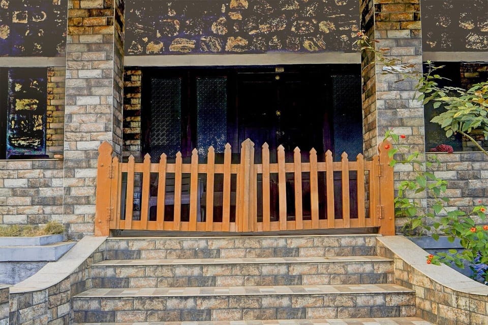 Entrance / Reception