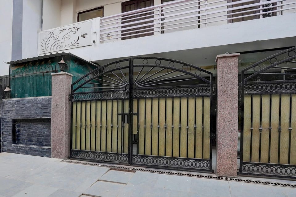 Entrance / Reception